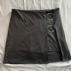 Princess Polly Black Mini Skirt with Metallic Ring Details - size 6